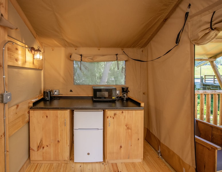 Safari Tent-8